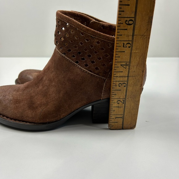 Born Women’s Size 8 Winema Brown Leather Ankle Zip Booties - Picture 6 of 11
